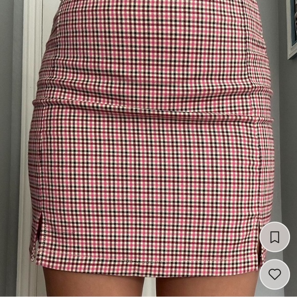 Brandy Melville mini skirt/ pink/ slits/ barely warn - Picture 1 of 1